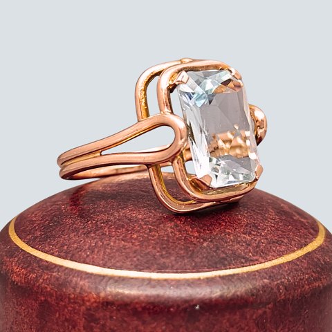 Ring in 14k rose gold set with an aquamarine Ring in 14k rose gold set with an aquamarine